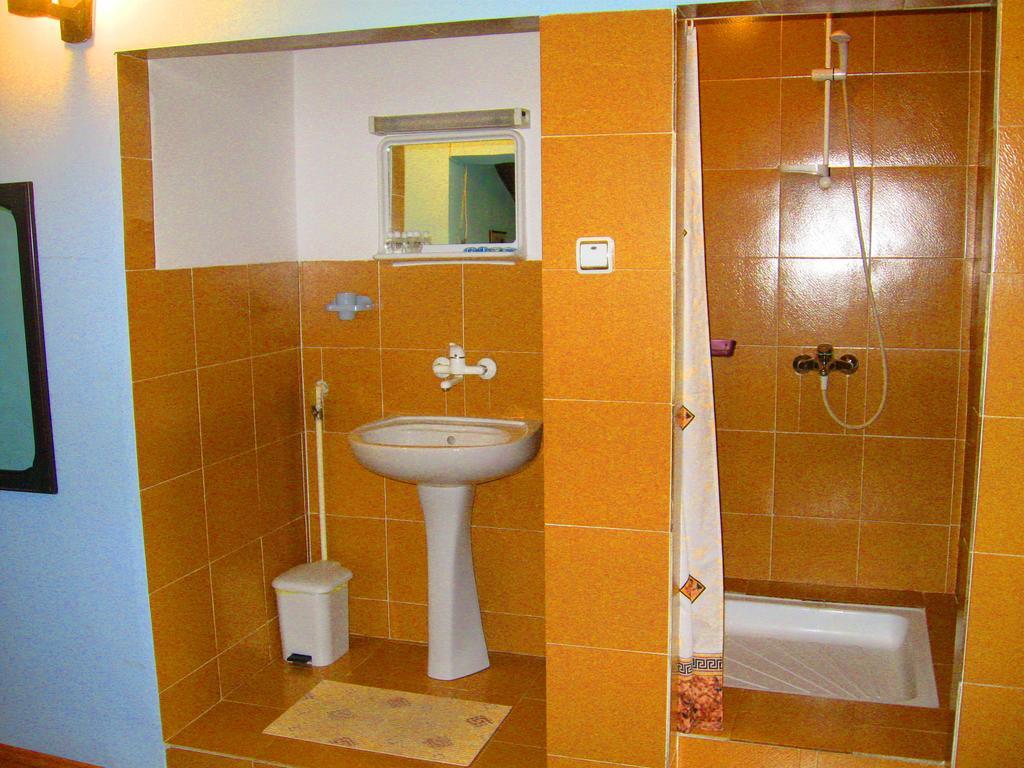 Amfora Rooms Caribrod Dimitrovgrad Camera foto