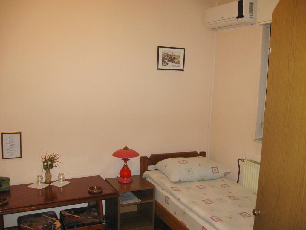 Amfora Rooms Caribrod Dimitrovgrad Camera foto