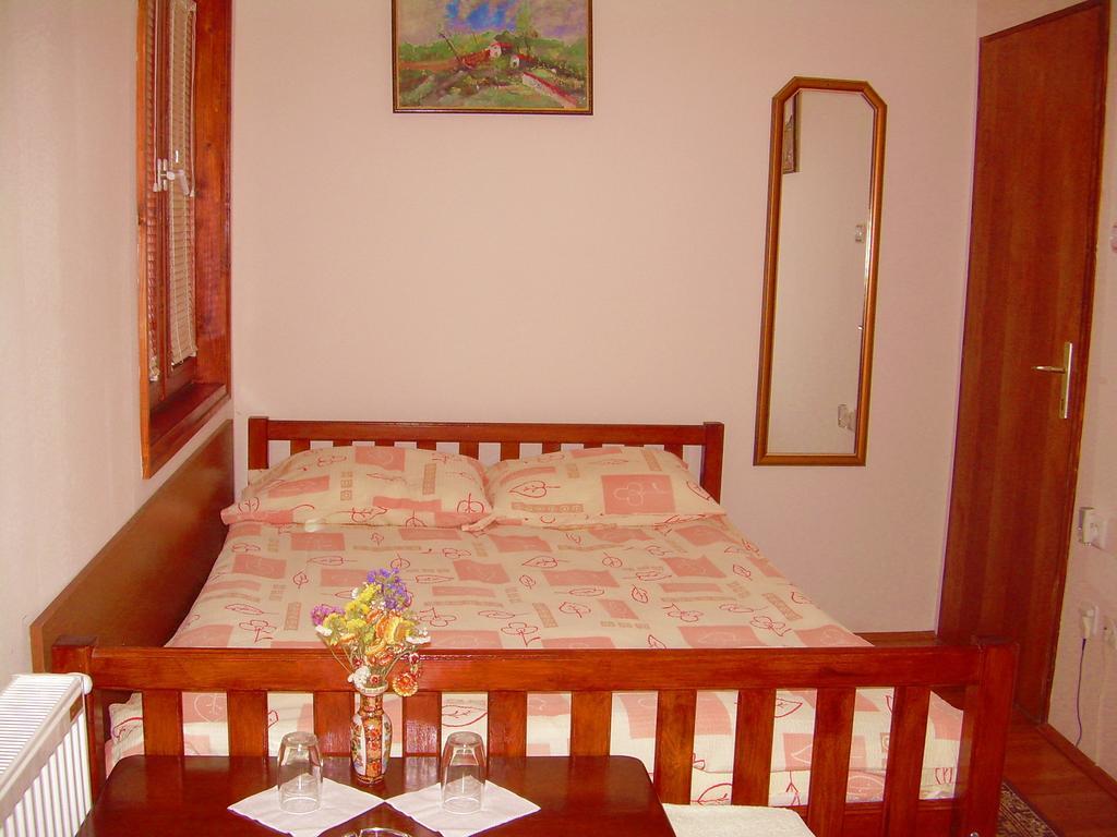 Amfora Rooms Caribrod Dimitrovgrad Camera foto