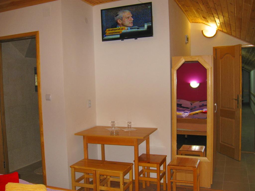 Amfora Rooms Caribrod Dimitrovgrad Esterno foto