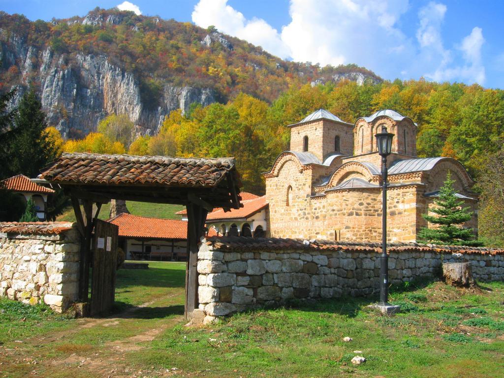 Amfora Rooms Caribrod Dimitrovgrad Esterno foto