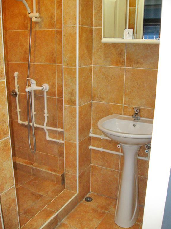Amfora Rooms Caribrod Dimitrovgrad Esterno foto